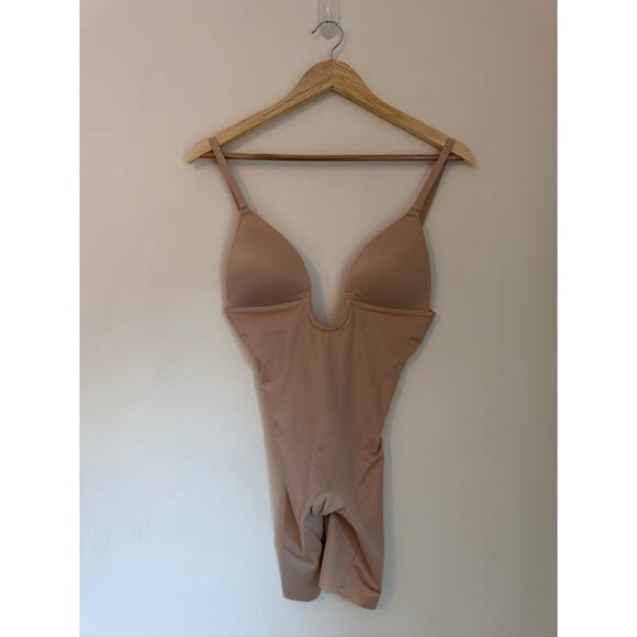 Spanx Suit Your Fancy Plunge Low Back Mid Thigh Bodysuit Shapewear, Small - Picture 3 of 10